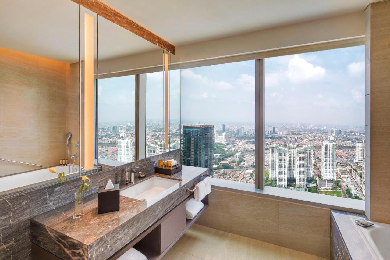 Parkroyal Serviced Suites Jakarta Exterior photo
