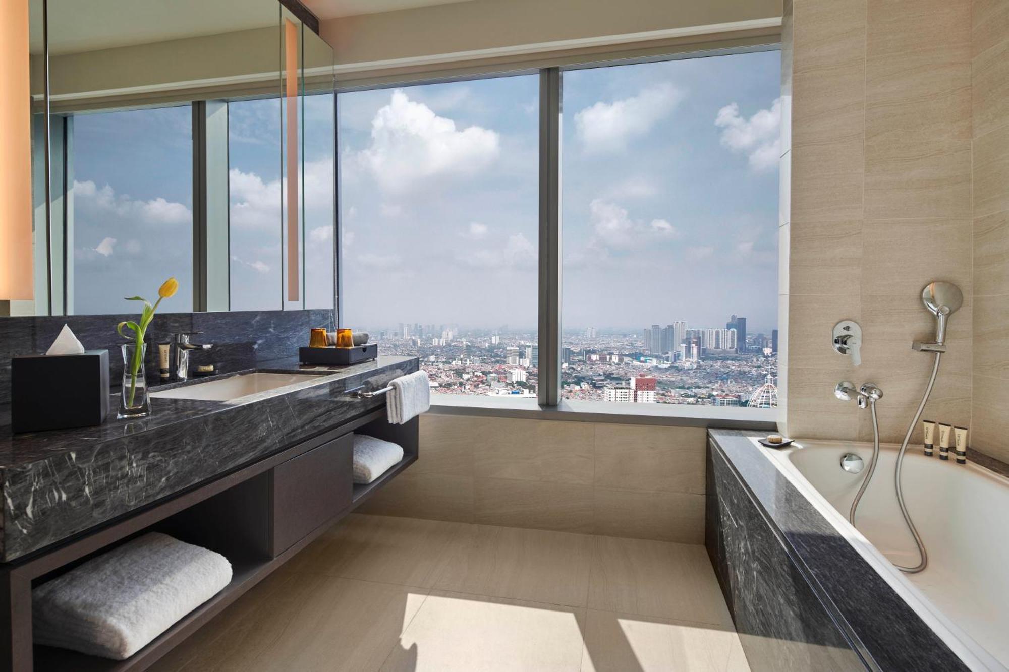 Parkroyal Serviced Suites Jakarta Exterior photo